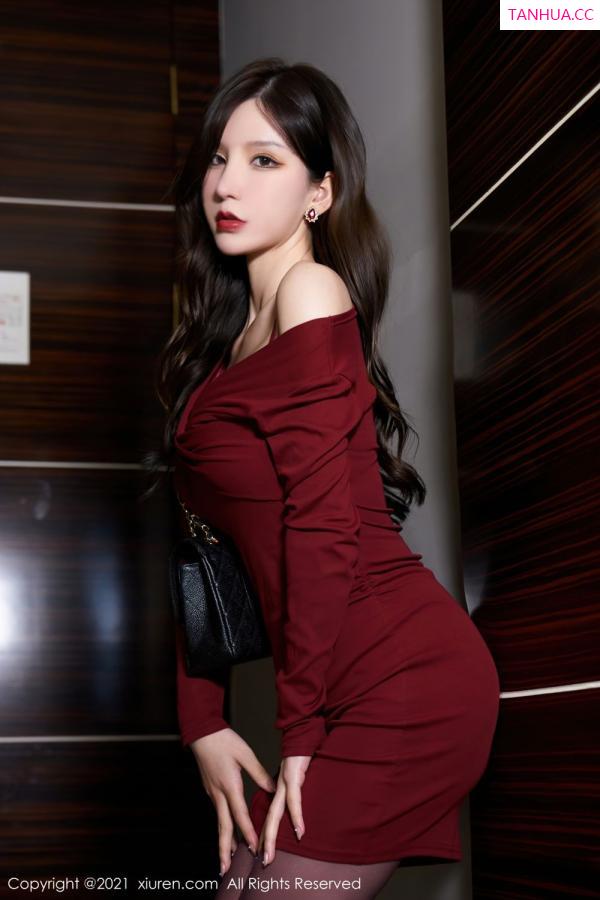 周于希dummy  轻熟女友周于希 猩红多姿的服饰第12张图片